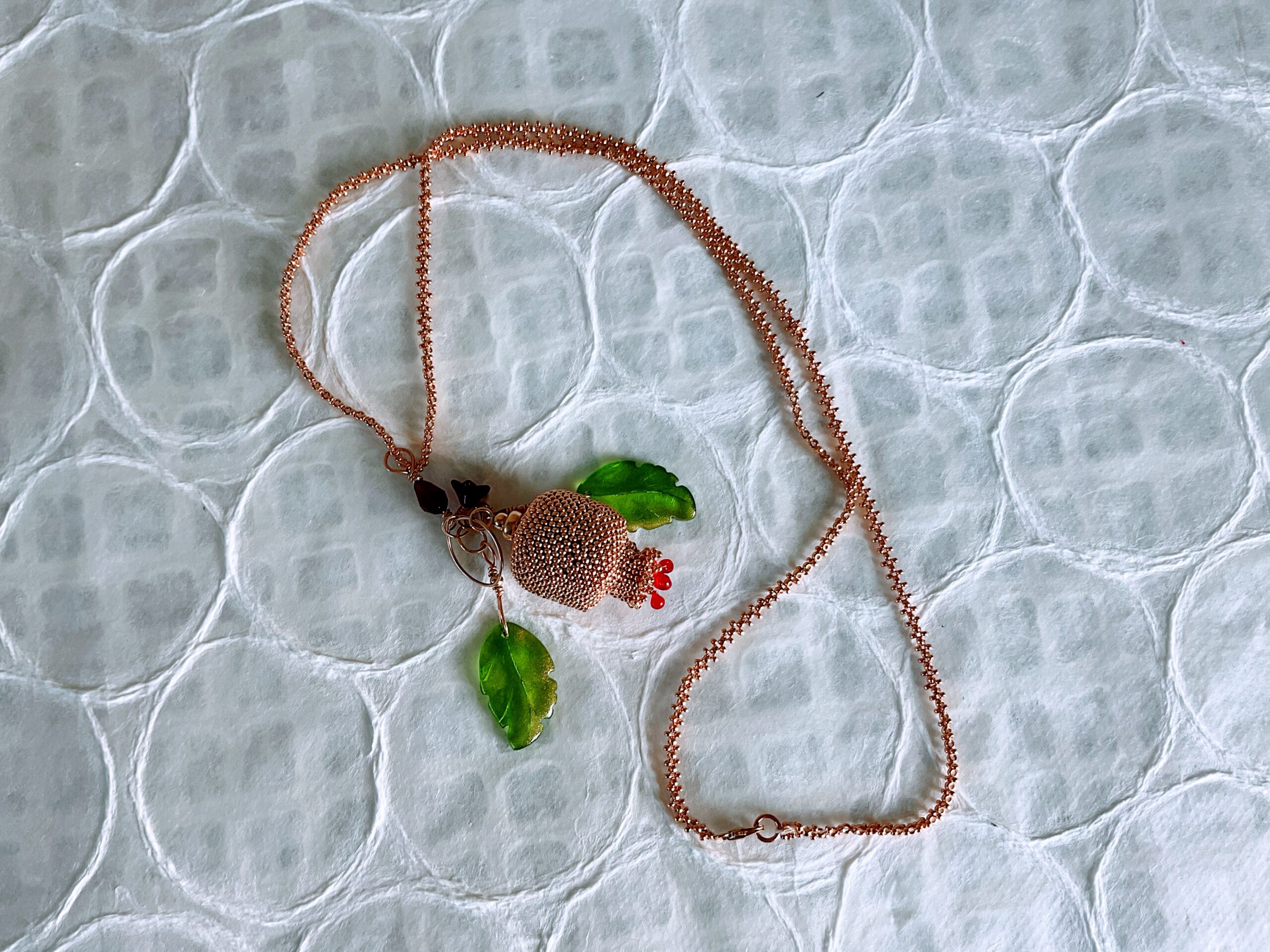 Golden beaded pomegranate necklace with beaded chain - Image 3