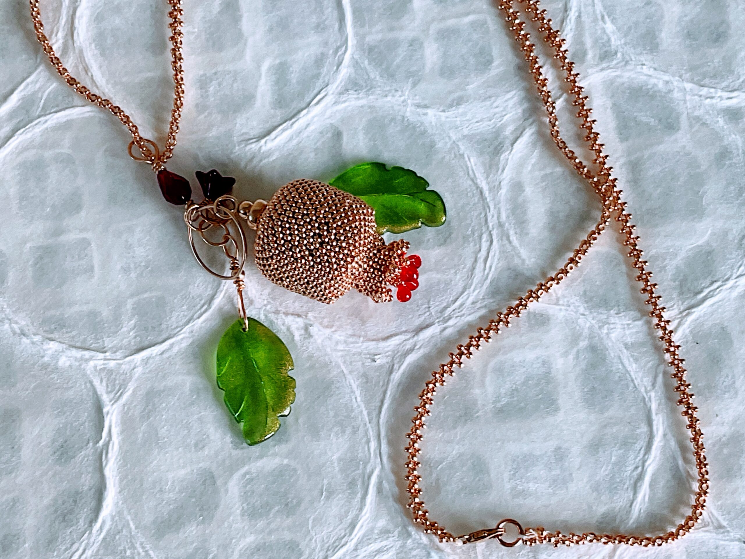 Golden beaded pomegranate necklace with beaded chain - Image 4